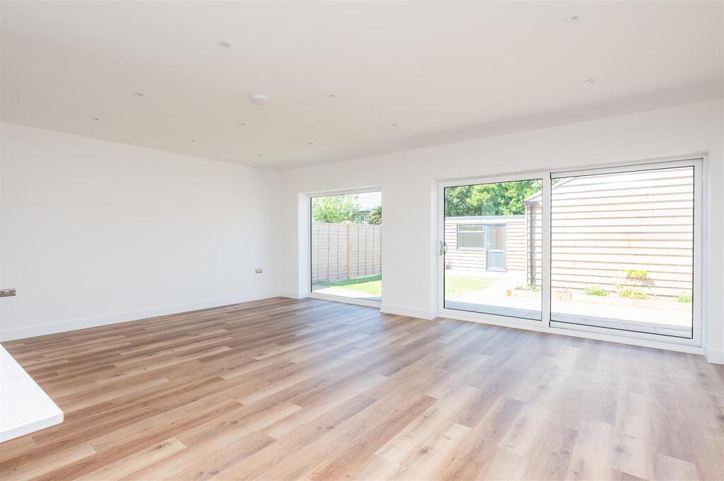 LIVING / DINING SPACE
