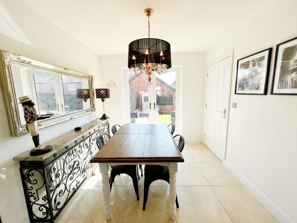 Kitchen Diner pic 6.jpg