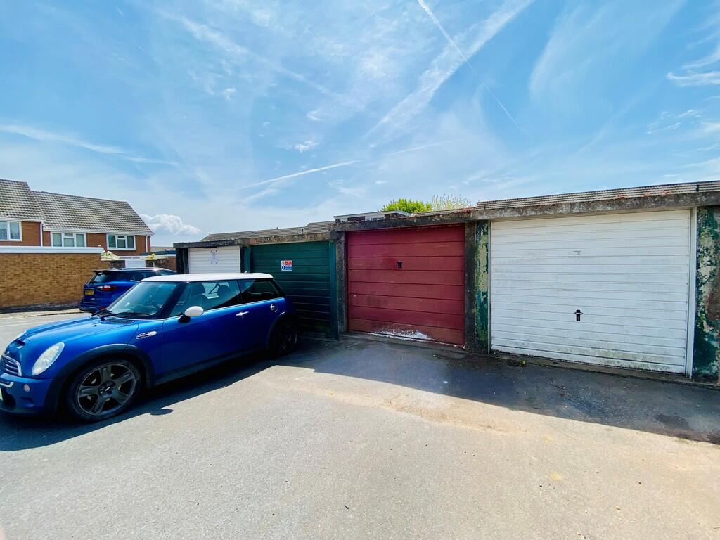 Garage &amp; park...