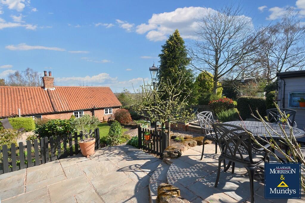 Rear Patio-Garden