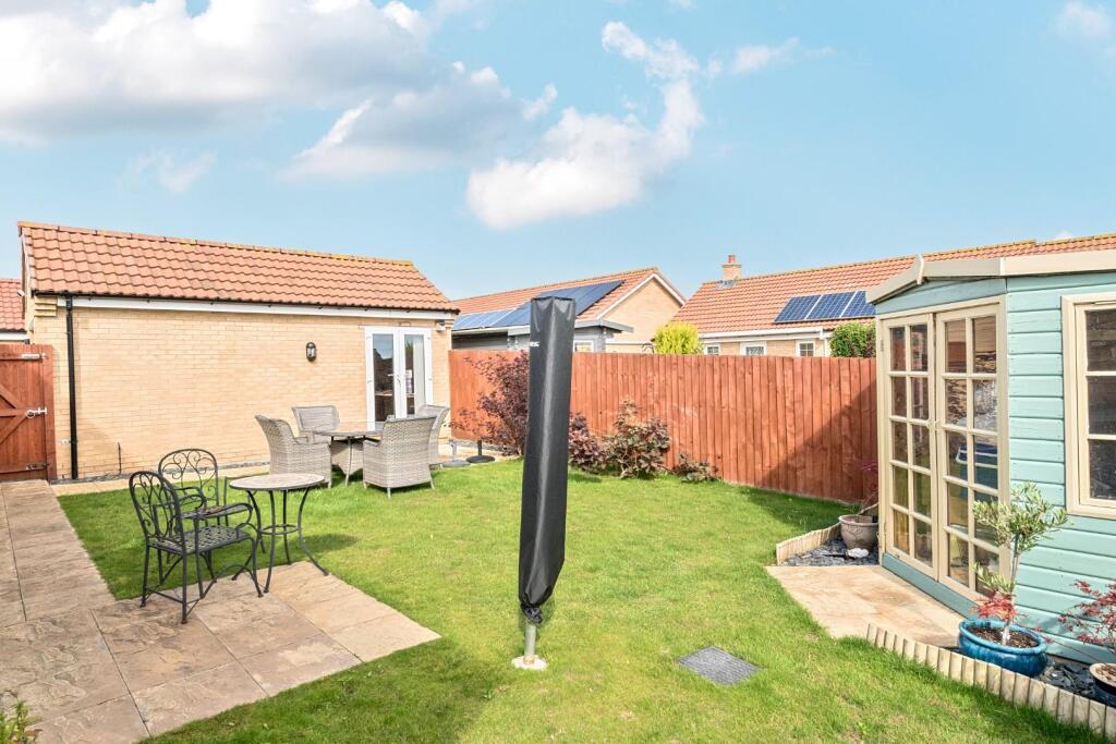 2nd view REAR GARDEN.jpg