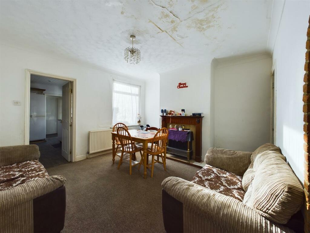 Dining Room.jpg