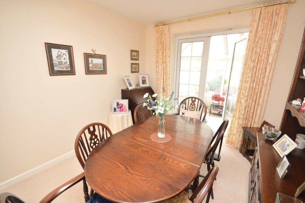 Dining Room/Bed 3