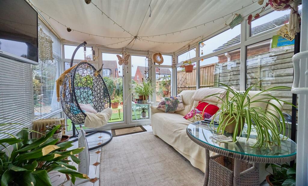 UPVC SUDG CONSERVATORY TO REAR