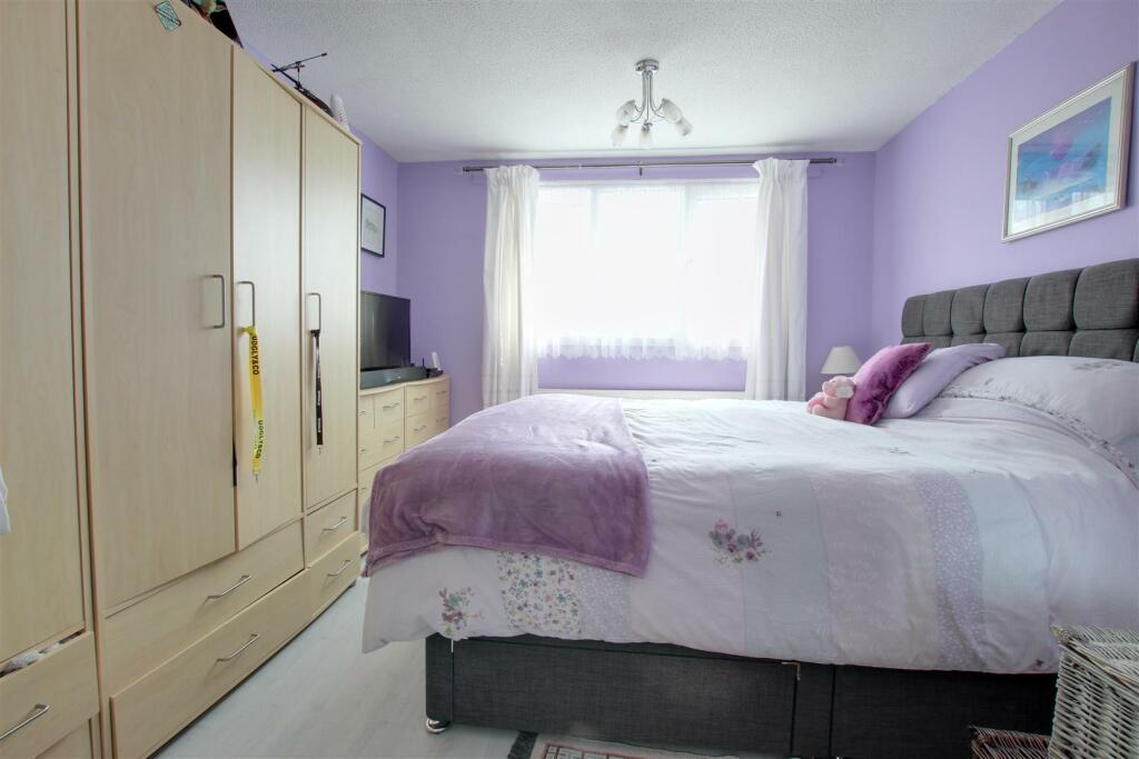 BEDROOM 1 (REAR)