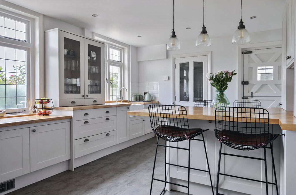 1320667-18-687e53...