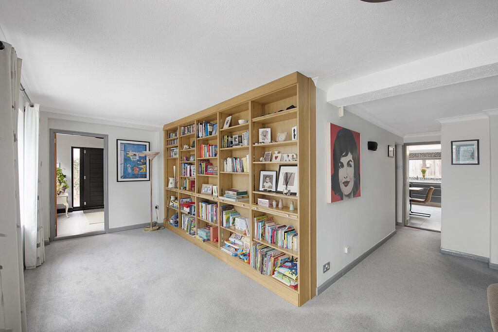 67 Horsecroft Roa...