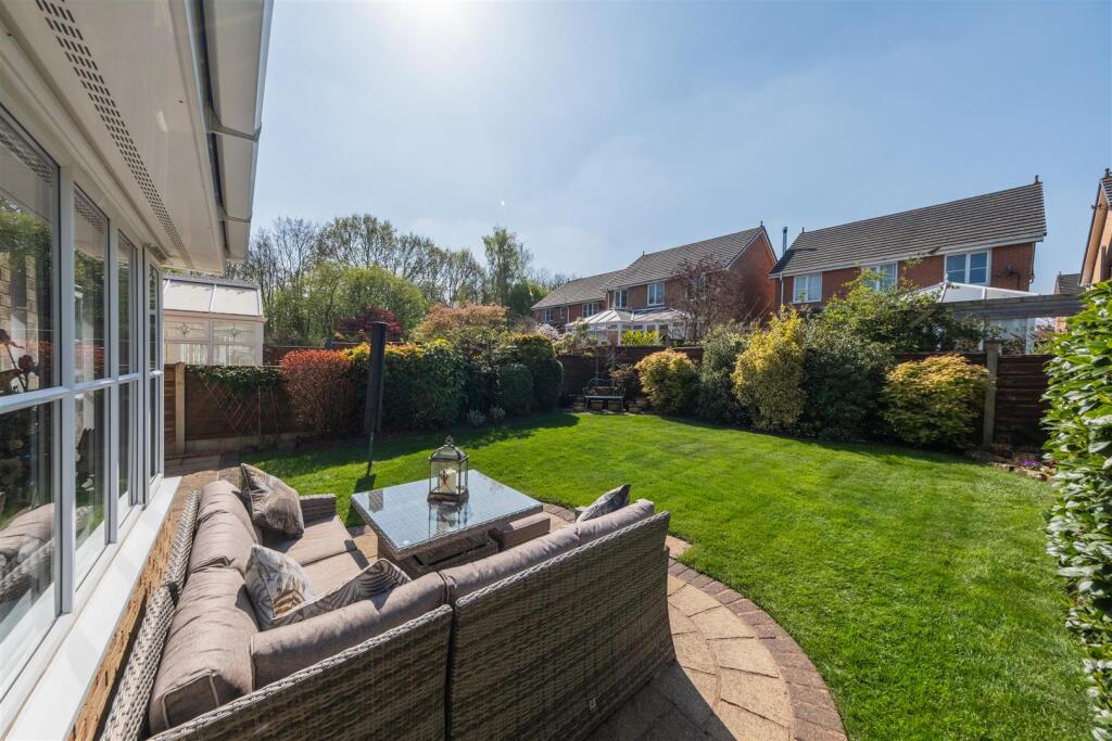 10 Knightsbridge Avenue-036.jpg