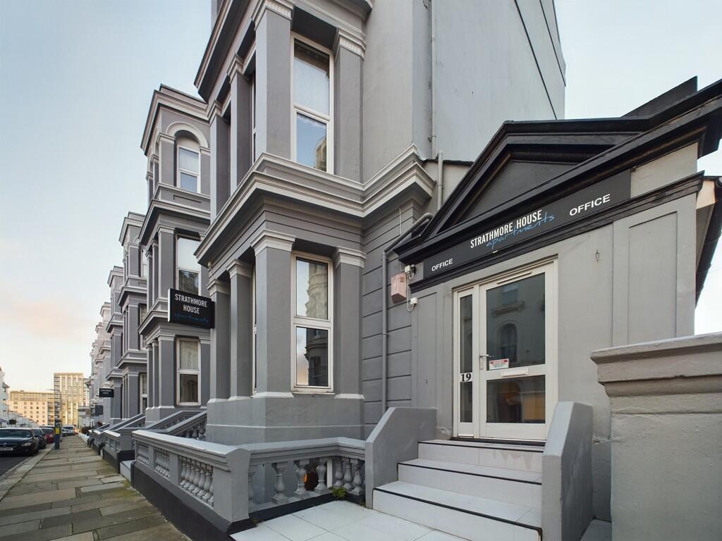 CAM02089G0-PR0418...