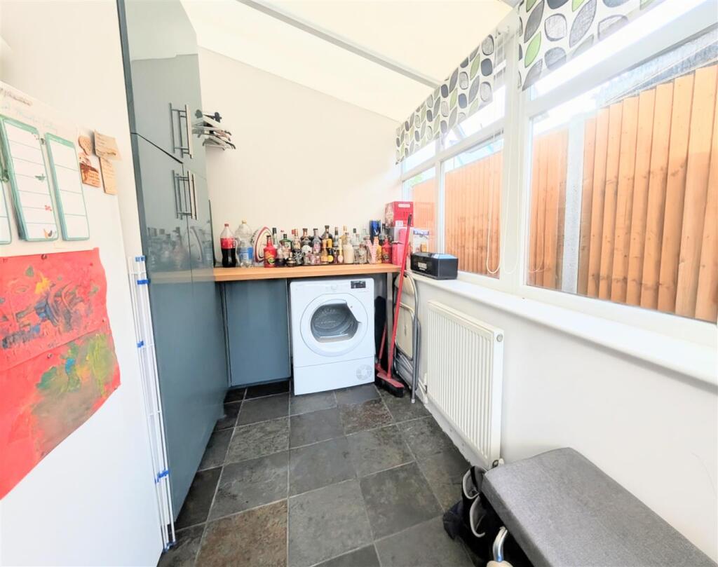 CONSERVATORY/UTILITY