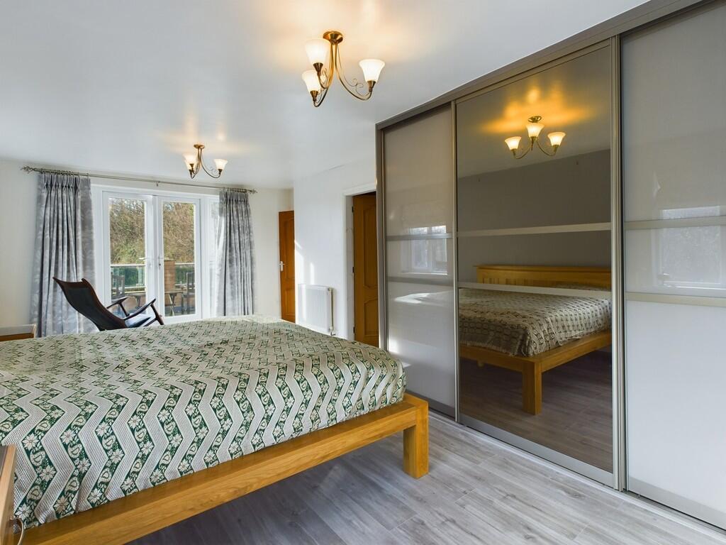 CAM02854G0-PR0306...