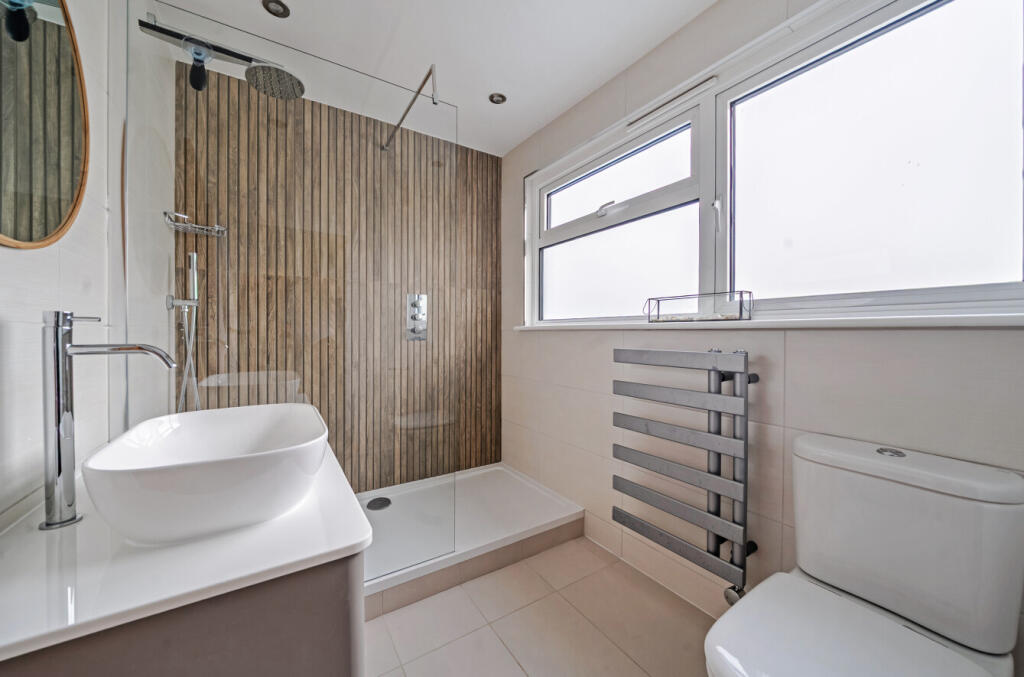 1369598-26-68f166...