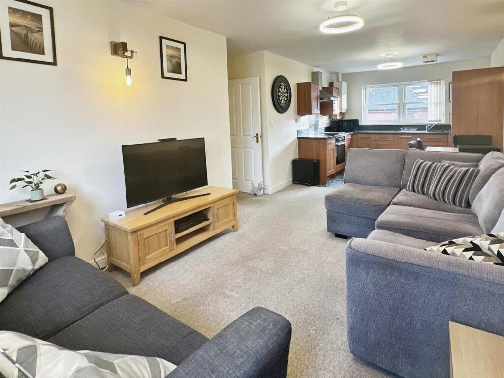 Open Plan Lounge and Kitchen