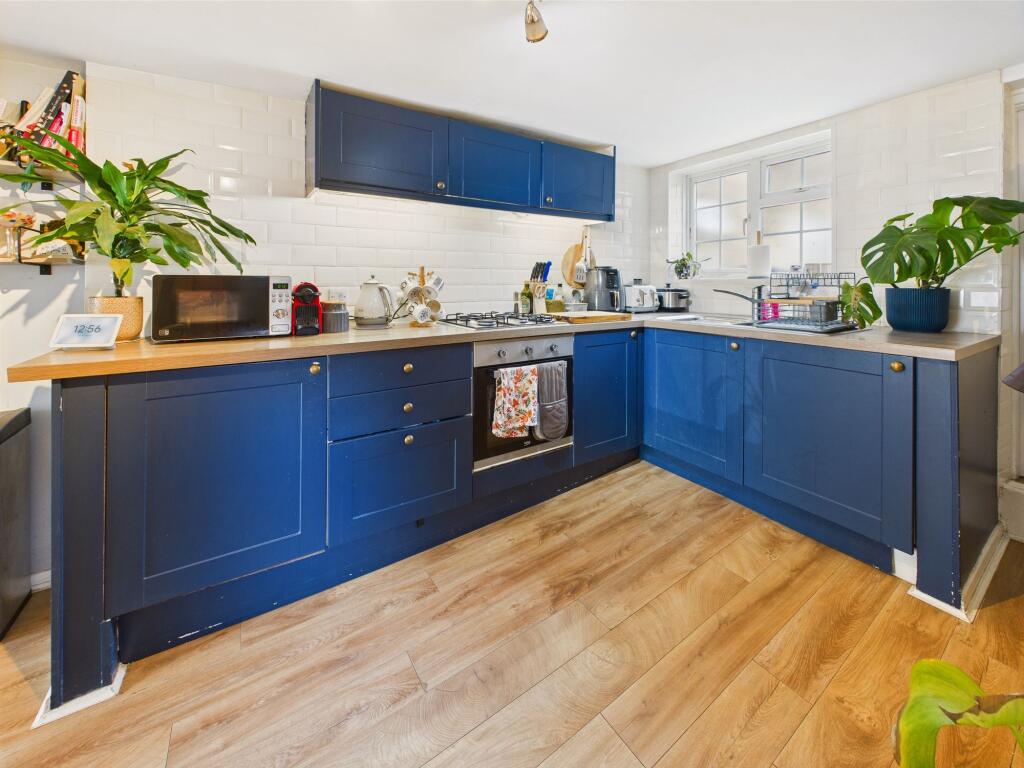 Kitchen/Dining Area