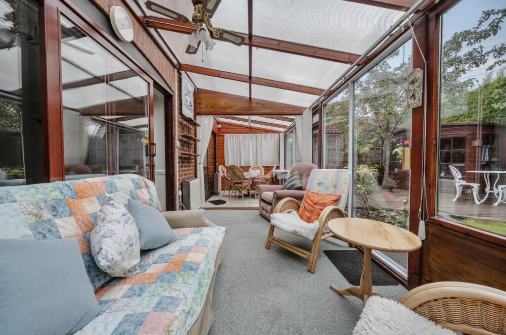 1360690-3-68e6364...