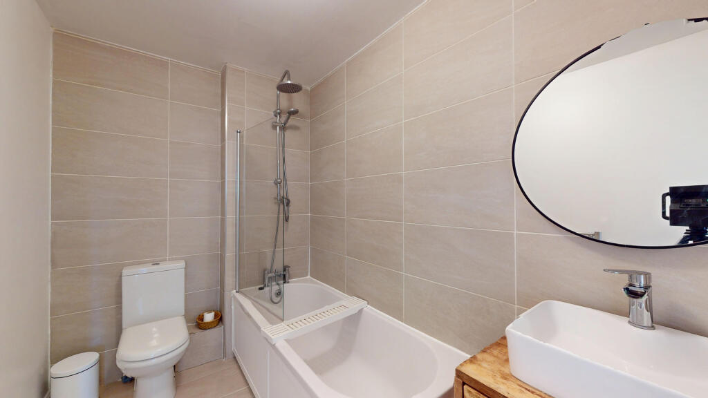 Queens-House-74-Carrisbooke-04142025_124134