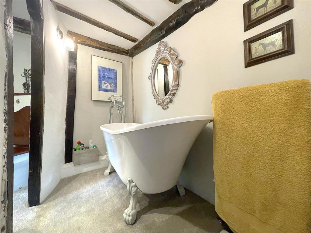 Bathroom (1).jpeg