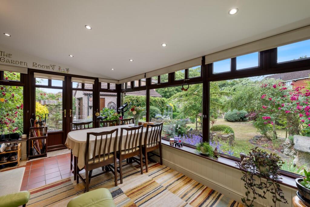 GARDEN ROOM 02.jpg
