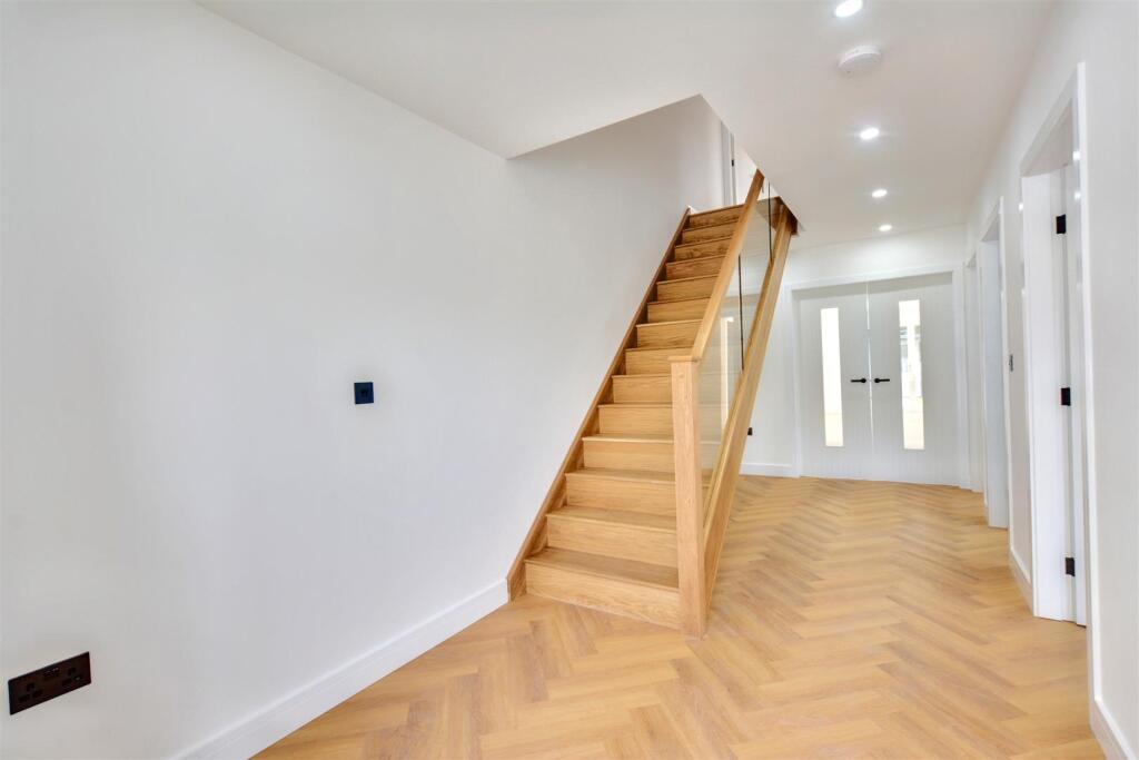 Hallway.jpeg