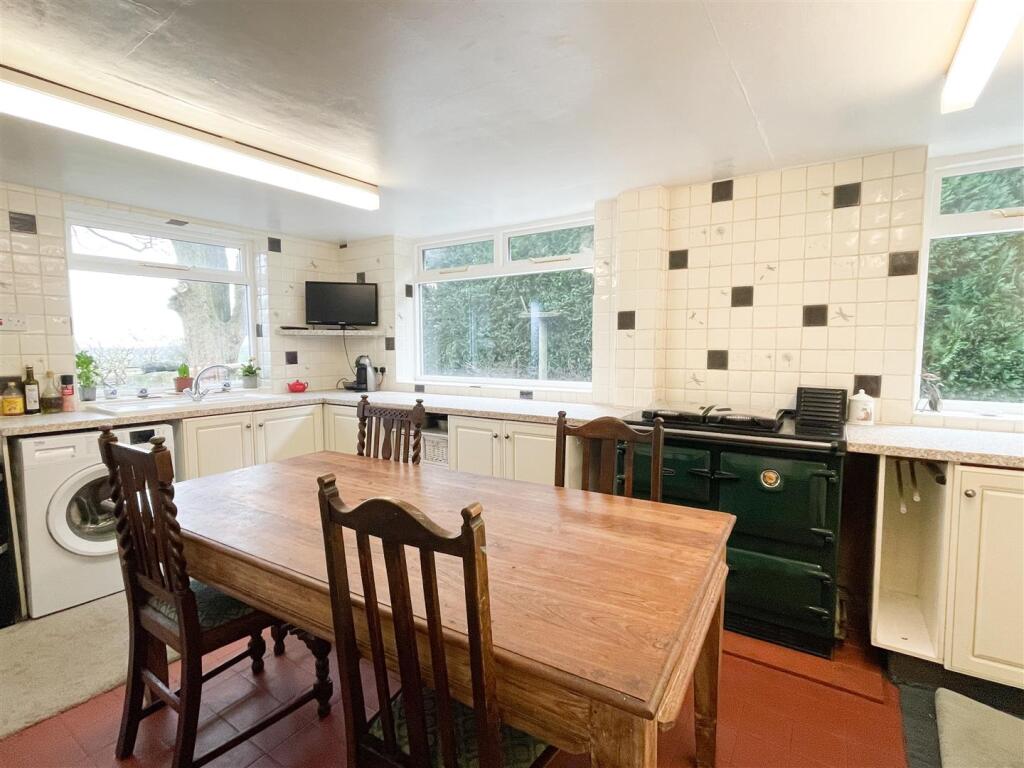 kitchen1.jpg