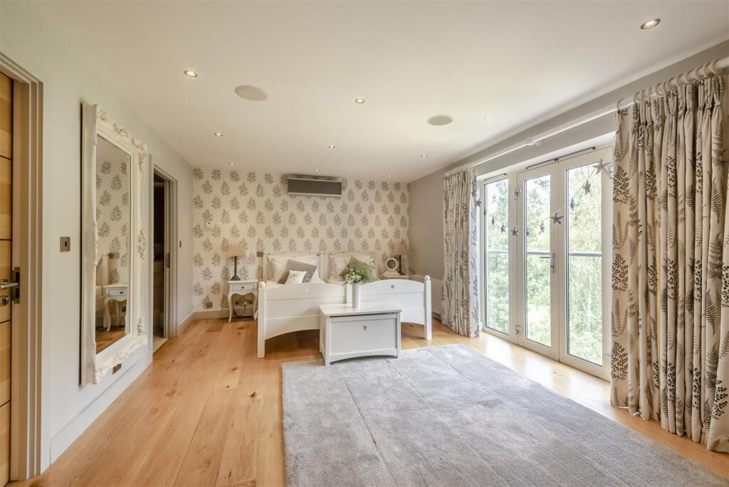 8657932-interior31.jpg