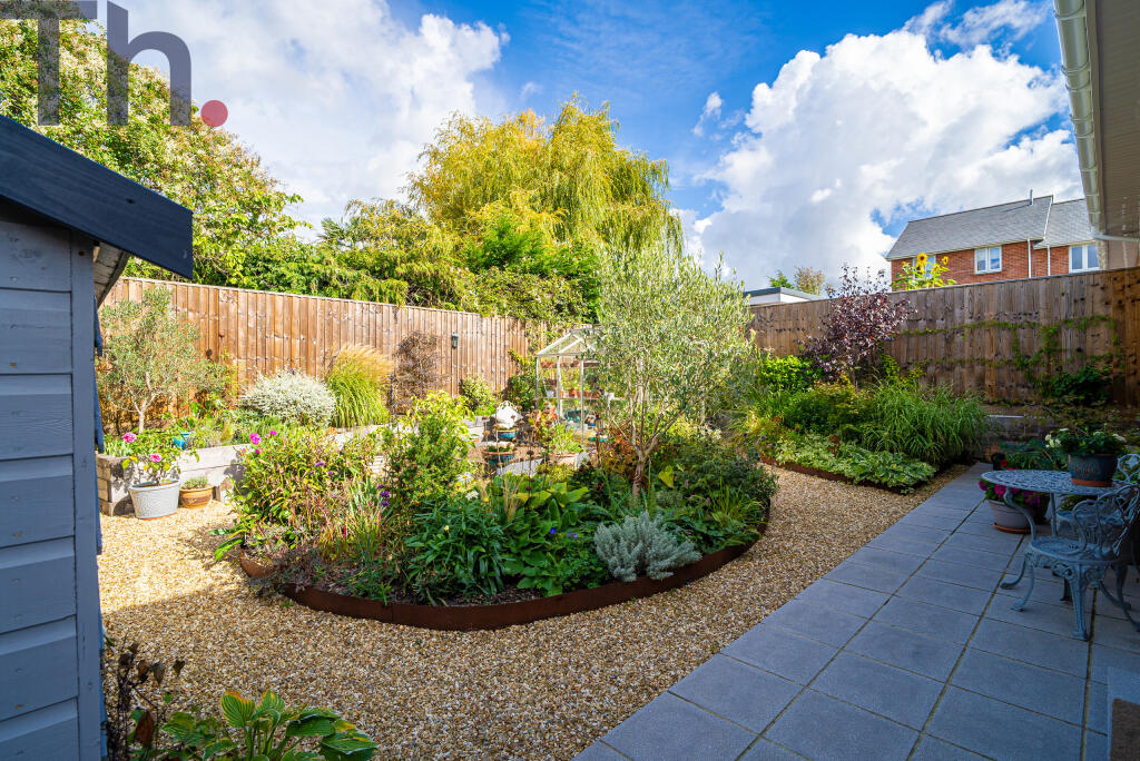 Pretty Landscaped Garden