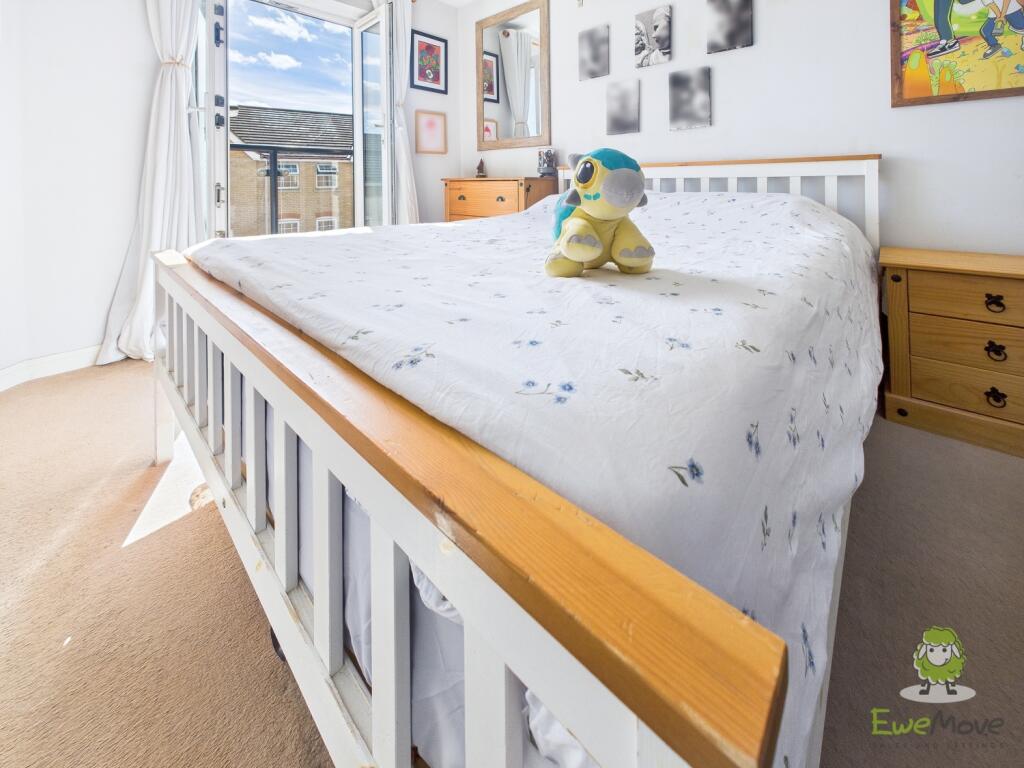 CAM01543G0-PR0151-STILL045