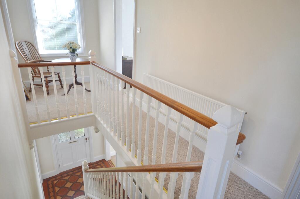 FIRST FLOOR LANDING