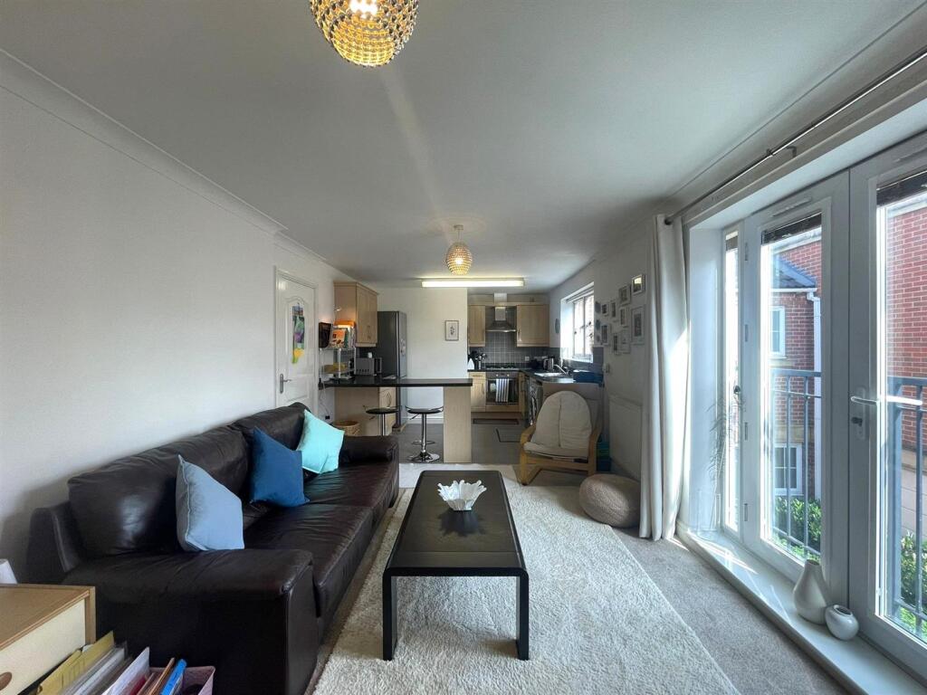 Open Plan Kitchen / Living Room