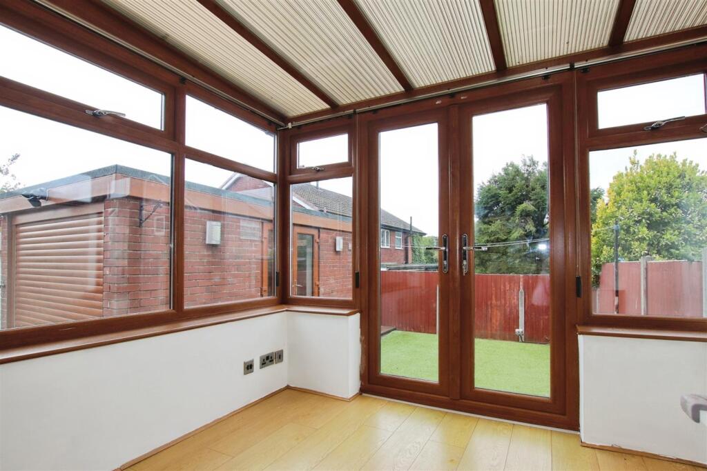 HALF-BRICK CONSERVATORY