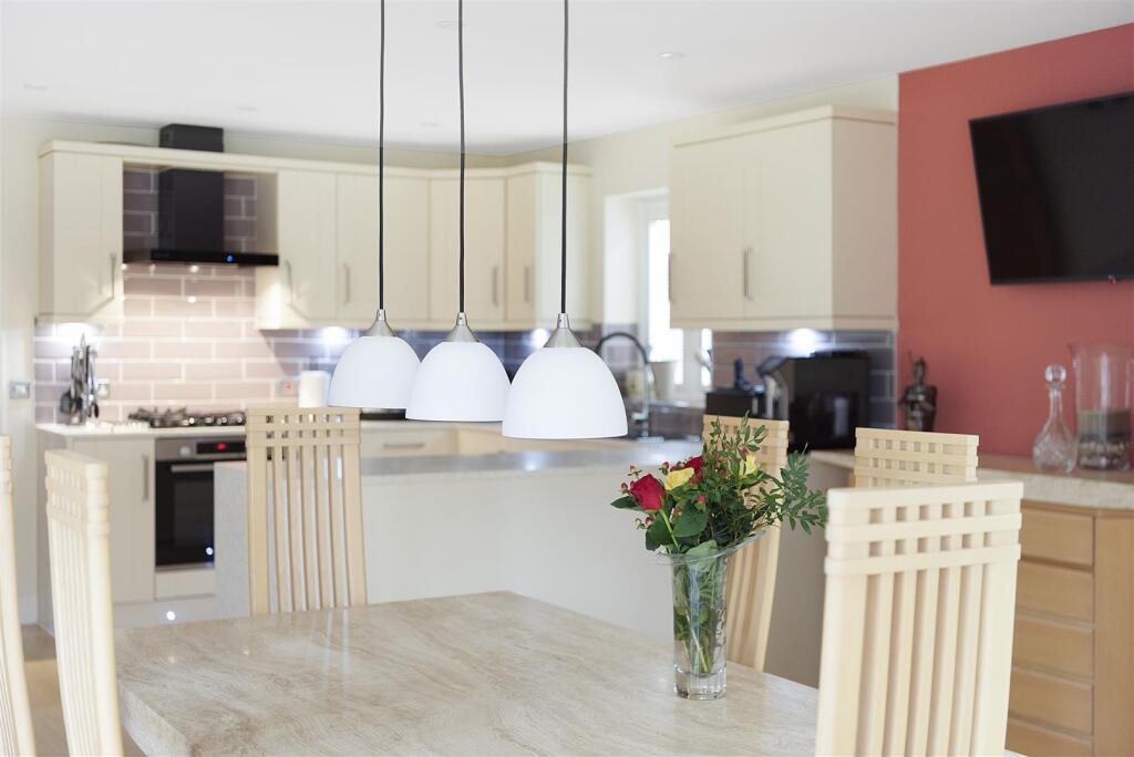 3 Haven Close ph40.jpg