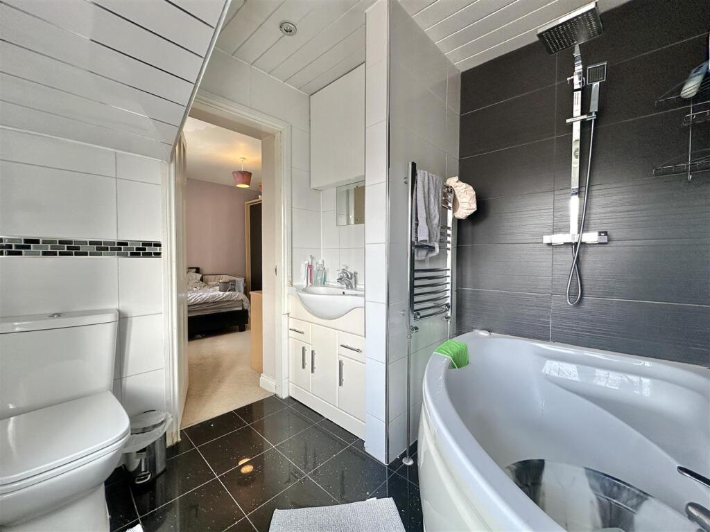 JACK &amp; JILL BATHROOM
