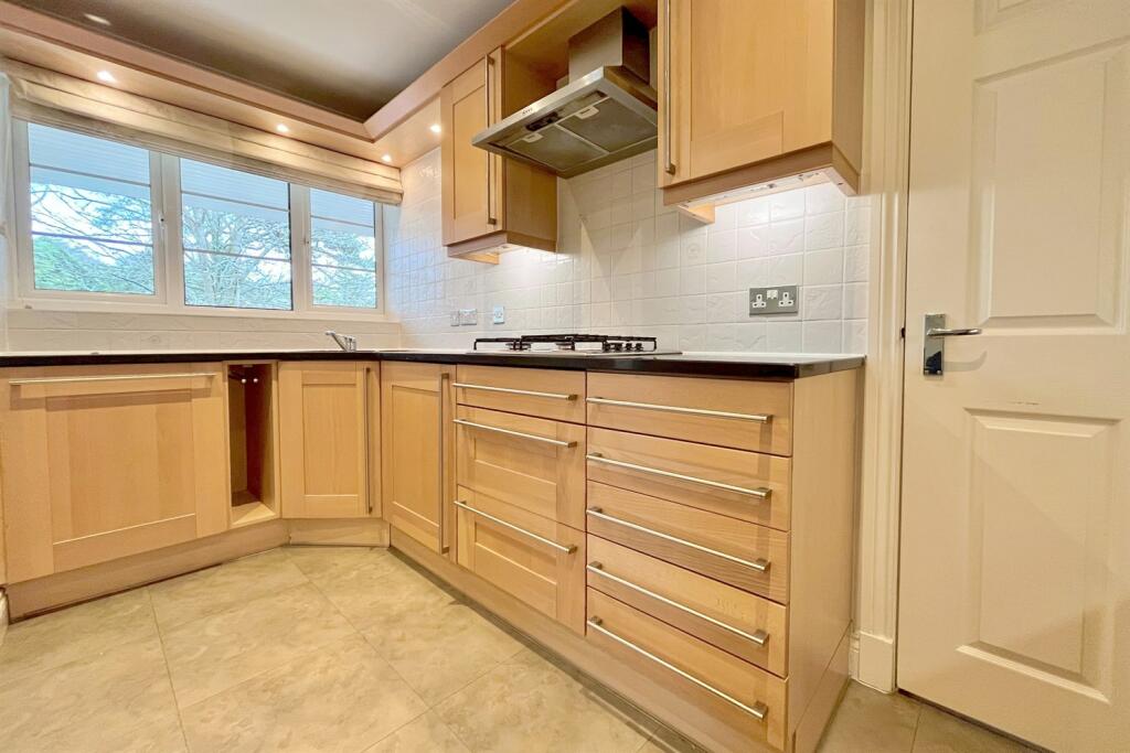 Kitchen Dining Area