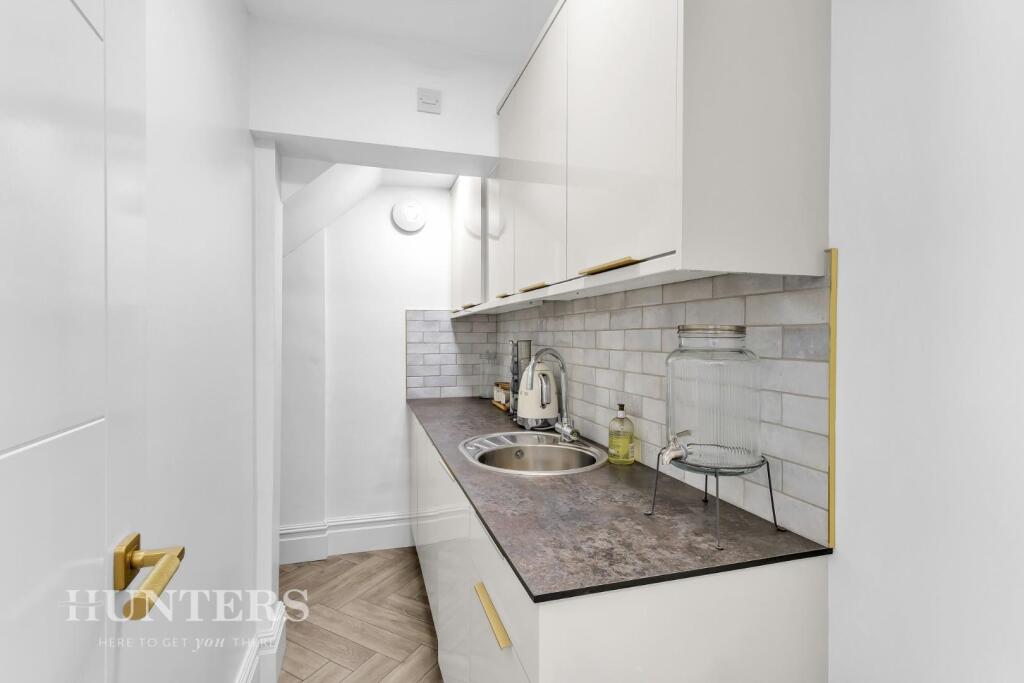 Commercial's Kitchen