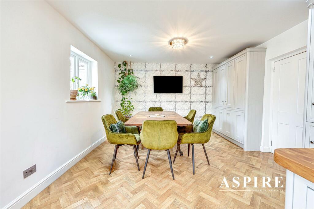 Aspire Estate Agents1014.jpg
