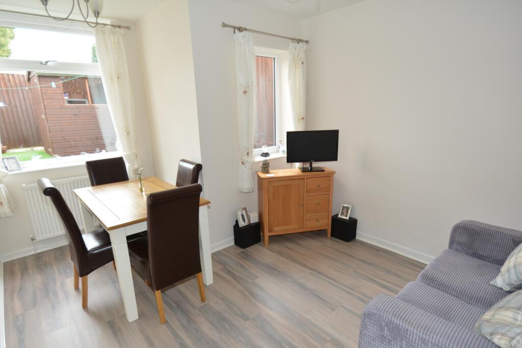 DINING ROOM/DAY
