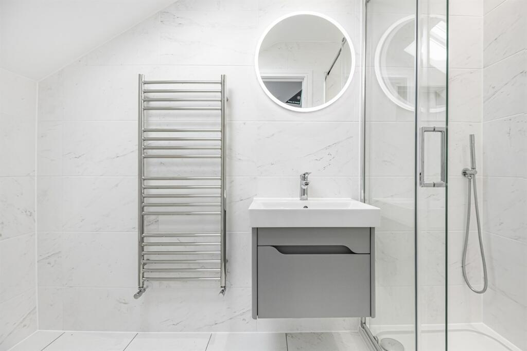 En Suite Shower Room