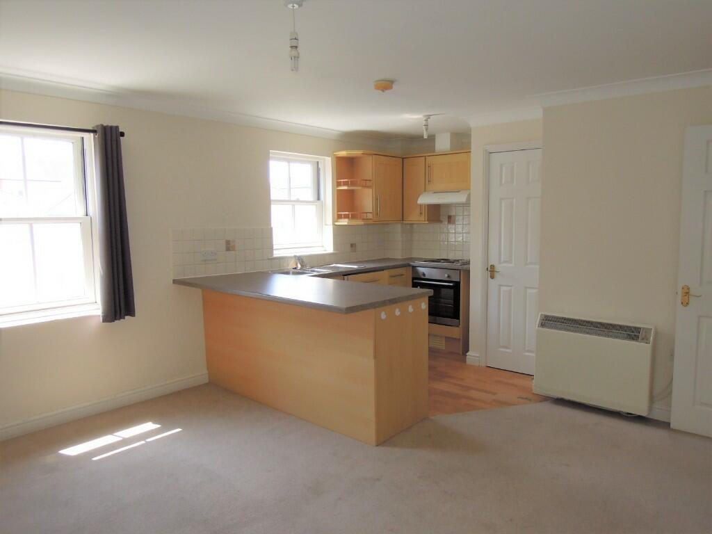 Lounge to Kitchen
