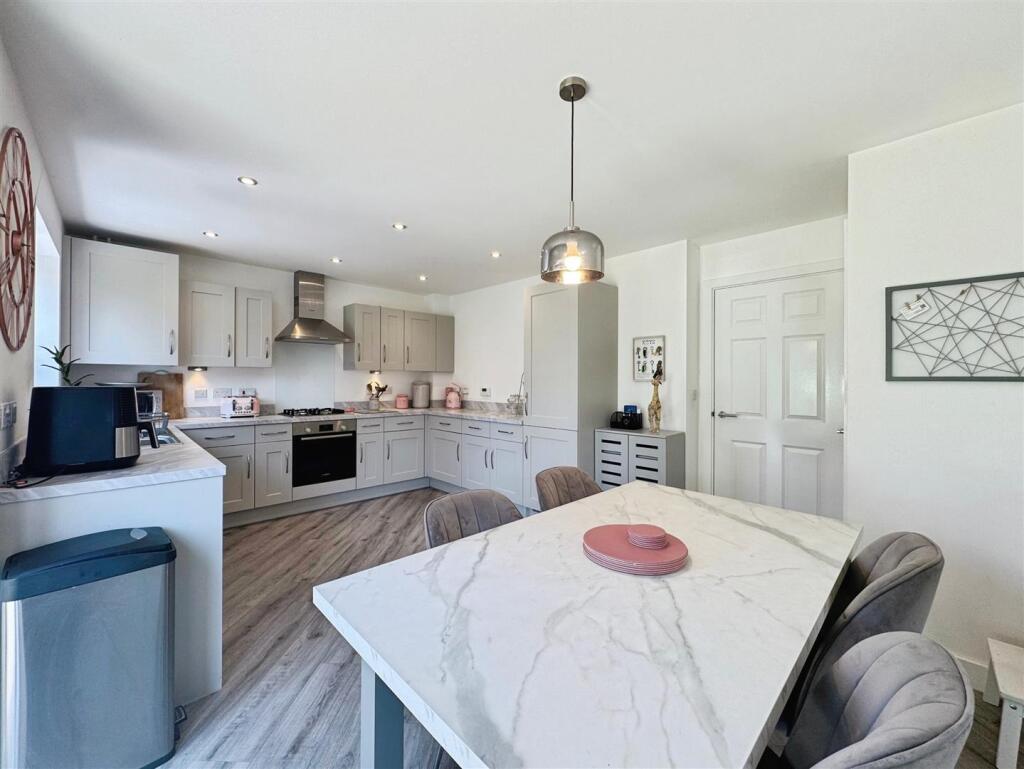 e3146cef--41D9-BF7B-59A5AC3BE7B2-18337-000008D5A6C