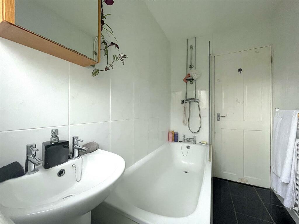 Bathroom (2).jpeg