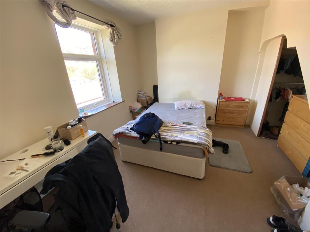 Room 4.JPG