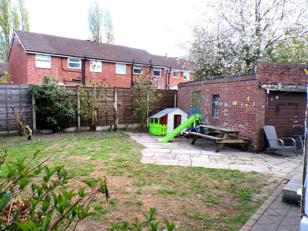 MasseyAve19gdn1.JPG