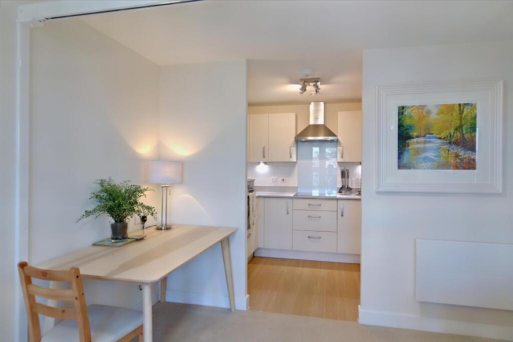 Kitchen: