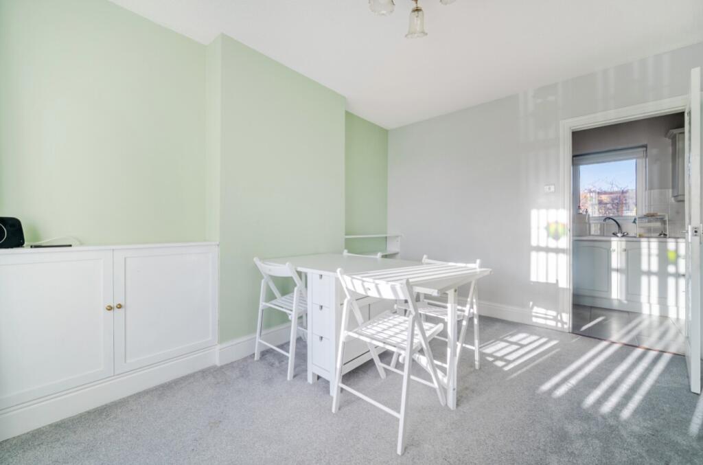 1385952-22-6932d0ecd4ec3