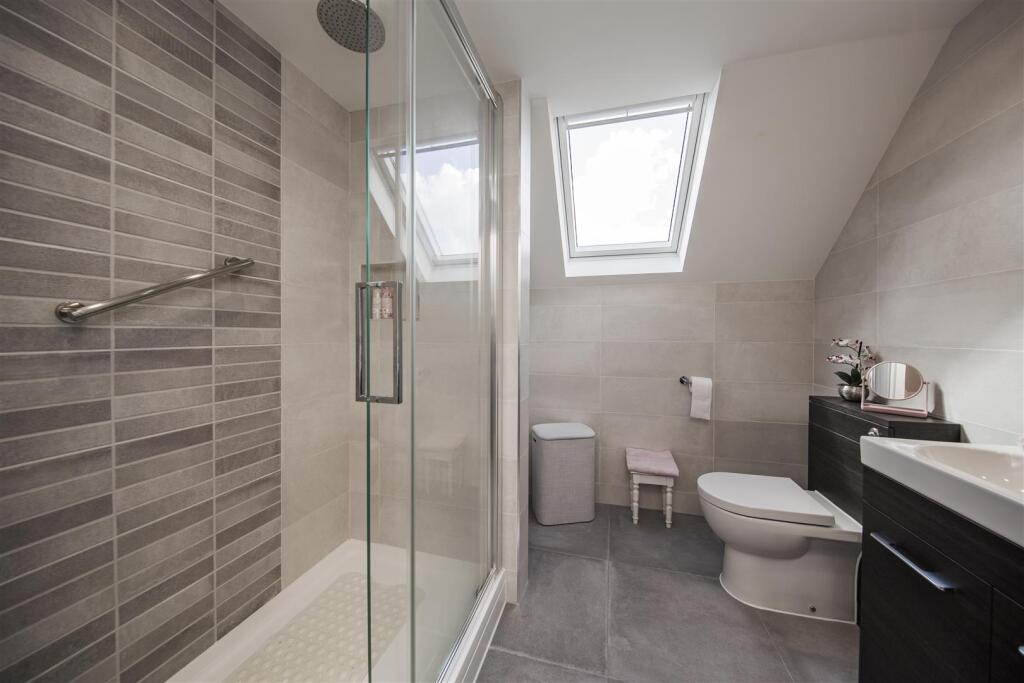 Modern Ensuite