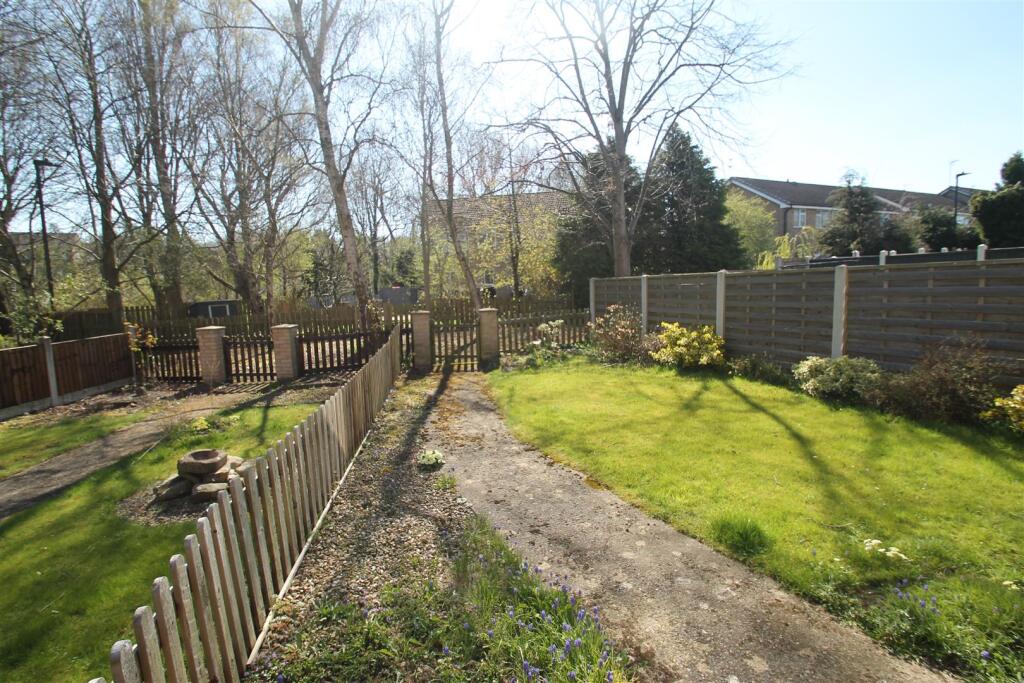 front garden with outlook.JPG