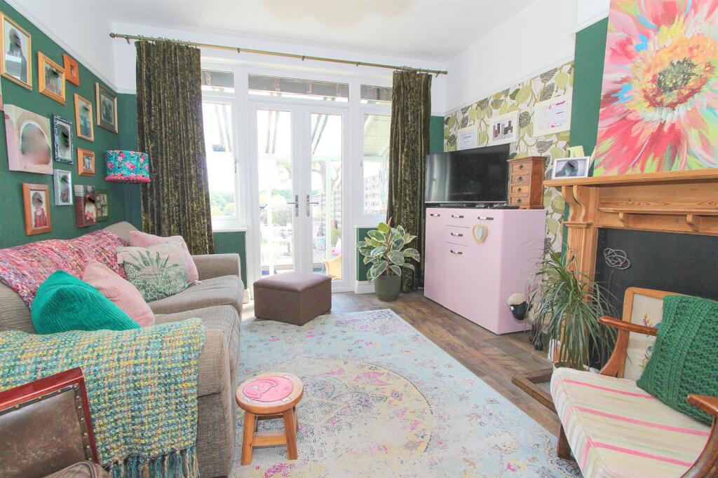 family room b.jpg