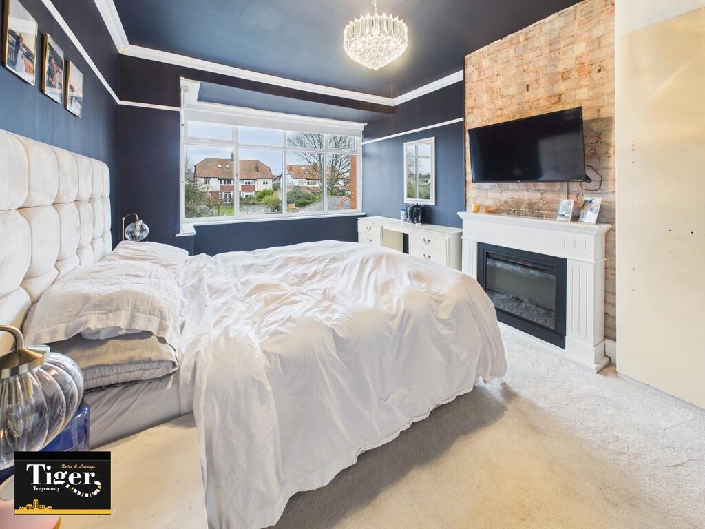 CAM02176G0-PR0777...