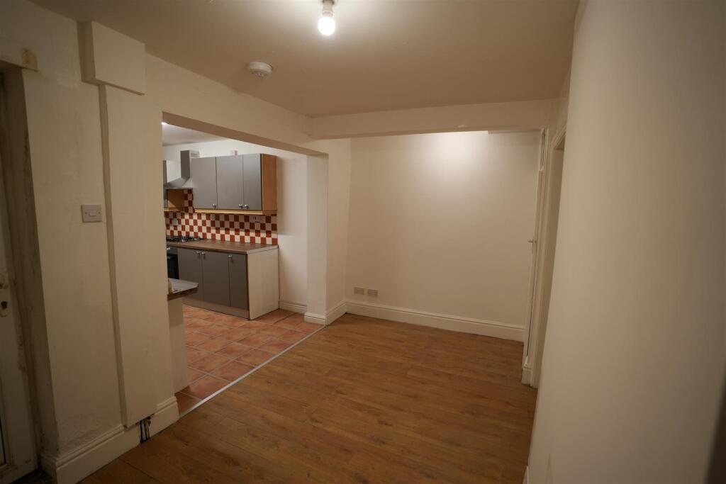 WhatsApp Image 2025-09-23 at 11.00.38 (1).jpeg