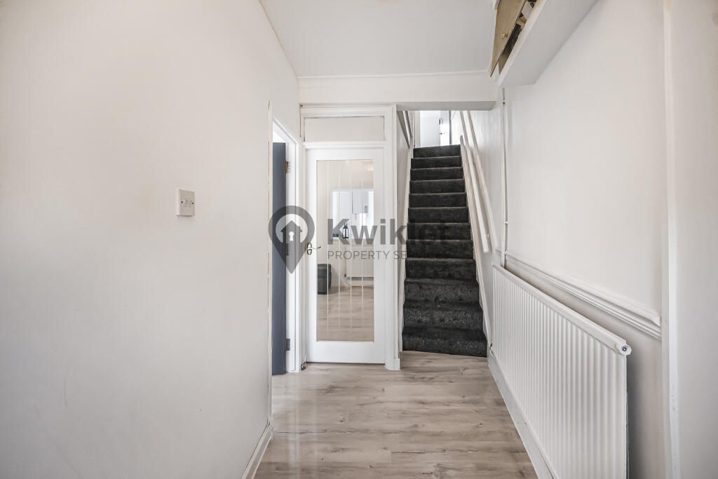 eZy Watermark_13-09-2025_07-28-44-1100pm.jpeg